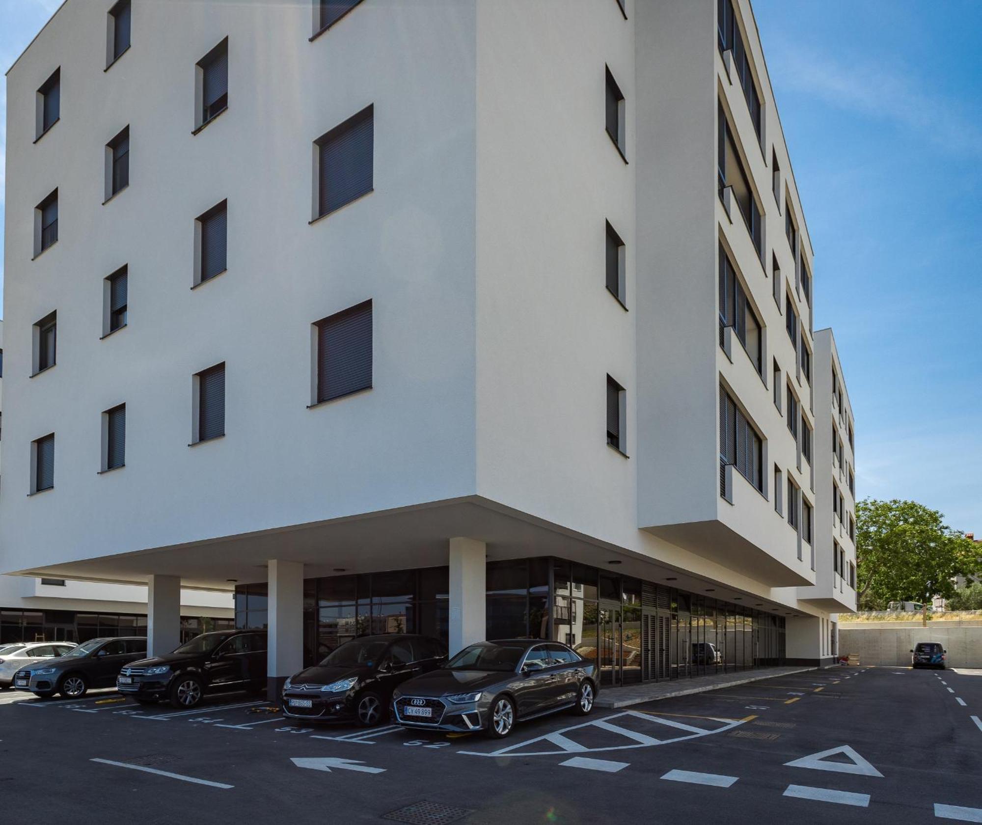 Family & Friends Pula - Top Floor - Free Parking Buitenkant foto